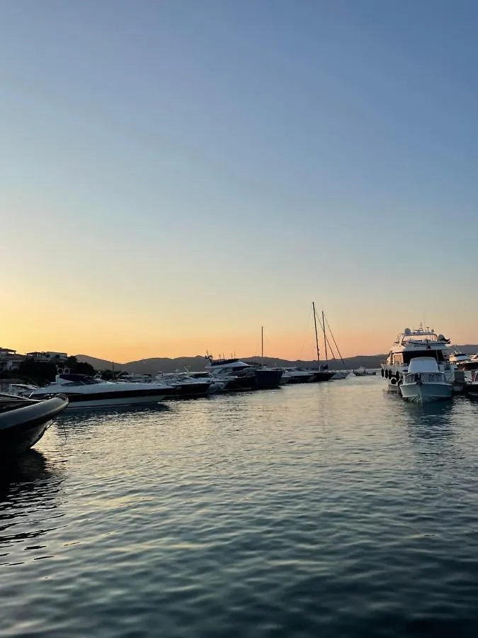 Wiki'S Place Porto Rotondo 0*,